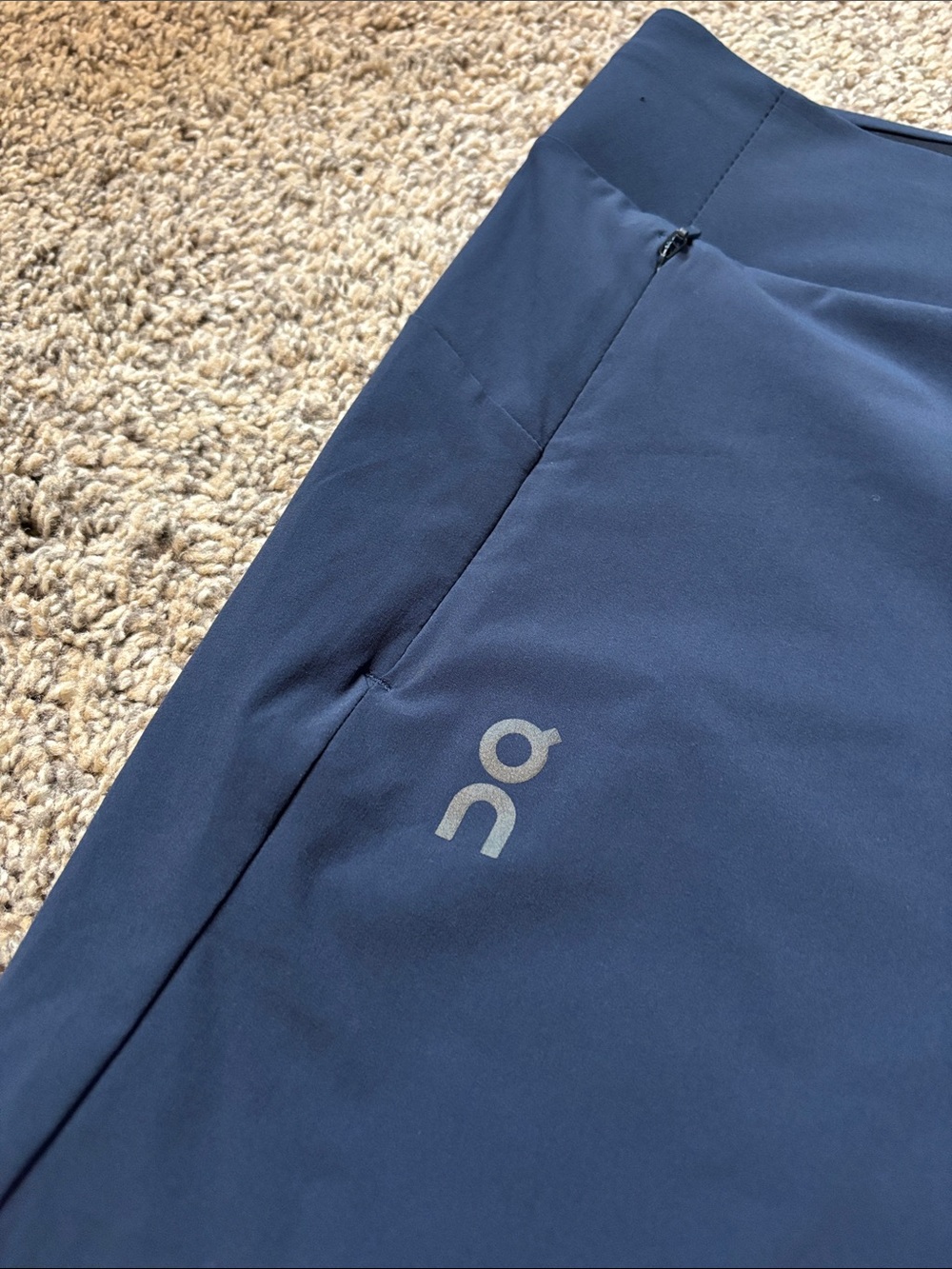 On Clouds Lightweight Pants size XS - Picture 3 of 8